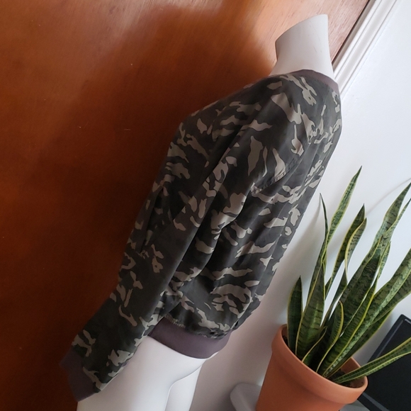 Jacket - Picture 5 of 9